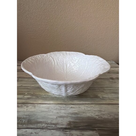 Olfaire Portugal White Majolica Cabbage Leaf Serving Bowl 10" Bordallo Style Vin - Picture 3 of 12